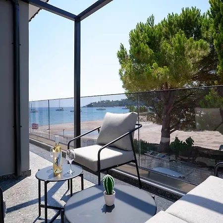 Ristanis Potami Mare Beachfront Retreat * Poros (Kefalonia)