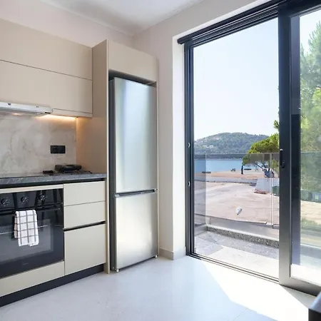 Διαμέρισμα Ristanis Potami Mare Beachfront Retreat Πόρος